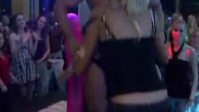 Moglie matura che tira fuori le tette e si fa scopare in cabina sulla video porno italiani gay nostra barca