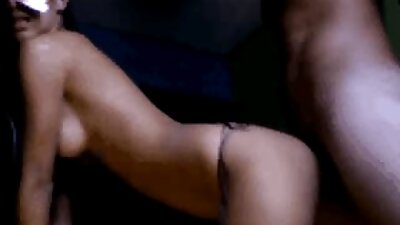 Moglie italiani gay video calda con grandi tette in corsetto, calze e tacchi alti